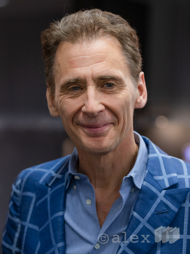 Portrait image of David Lagercrantz