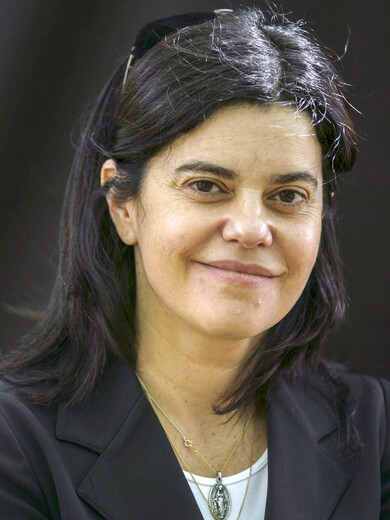 Portrait image of Patrícia Melo